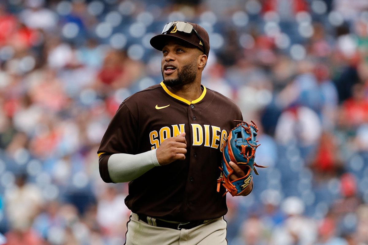 san-diego-padres-considering-parting-with-robinson-cano