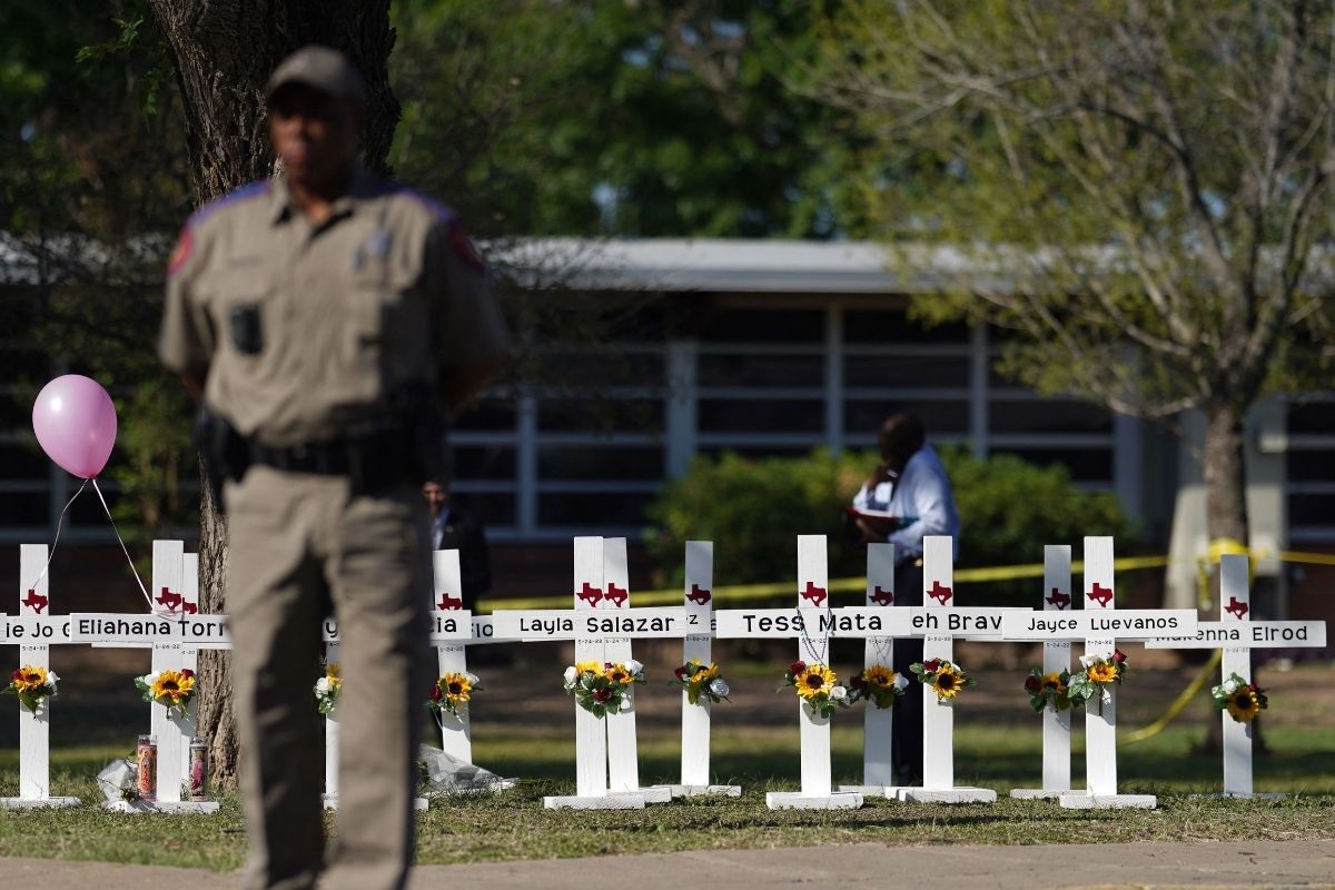 after-massacre-in-uvalde,-rural-texas-schools-consider-arming-their-teachers