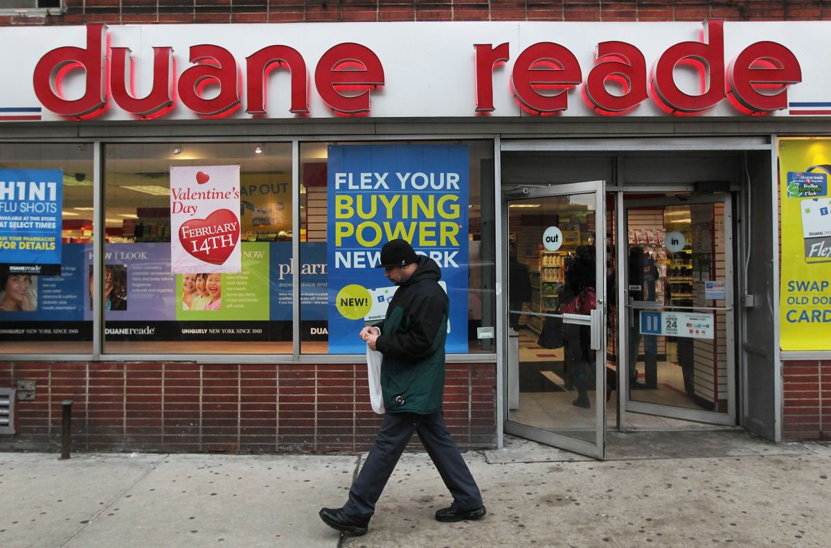 duane-reade-thief-in-manhattan-attacks-workers-with-a-bicycle-lock