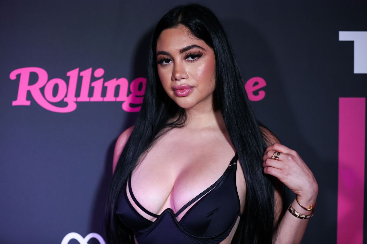 jailyne-ojeda-heats-up-instagram-with-a-blue-bikini-that-almost-disappears-in-her-rear