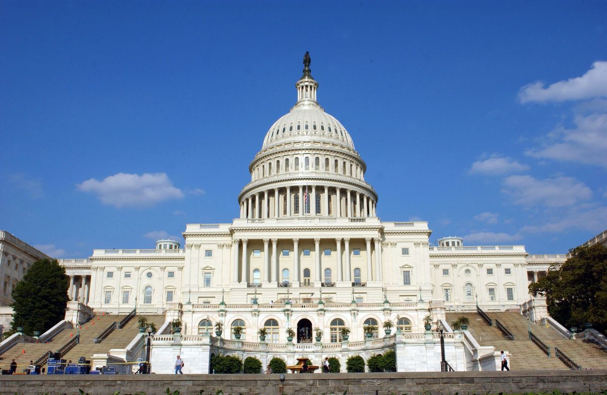 retired-nypd-officer-arrested-outside-capitol-building-after-falsely-identifying-himself-and-possessing-various-ammunition