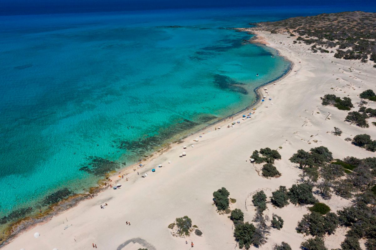 70-year-old-british-man-rapes-his-own-daughter-on-a-cretan-beach