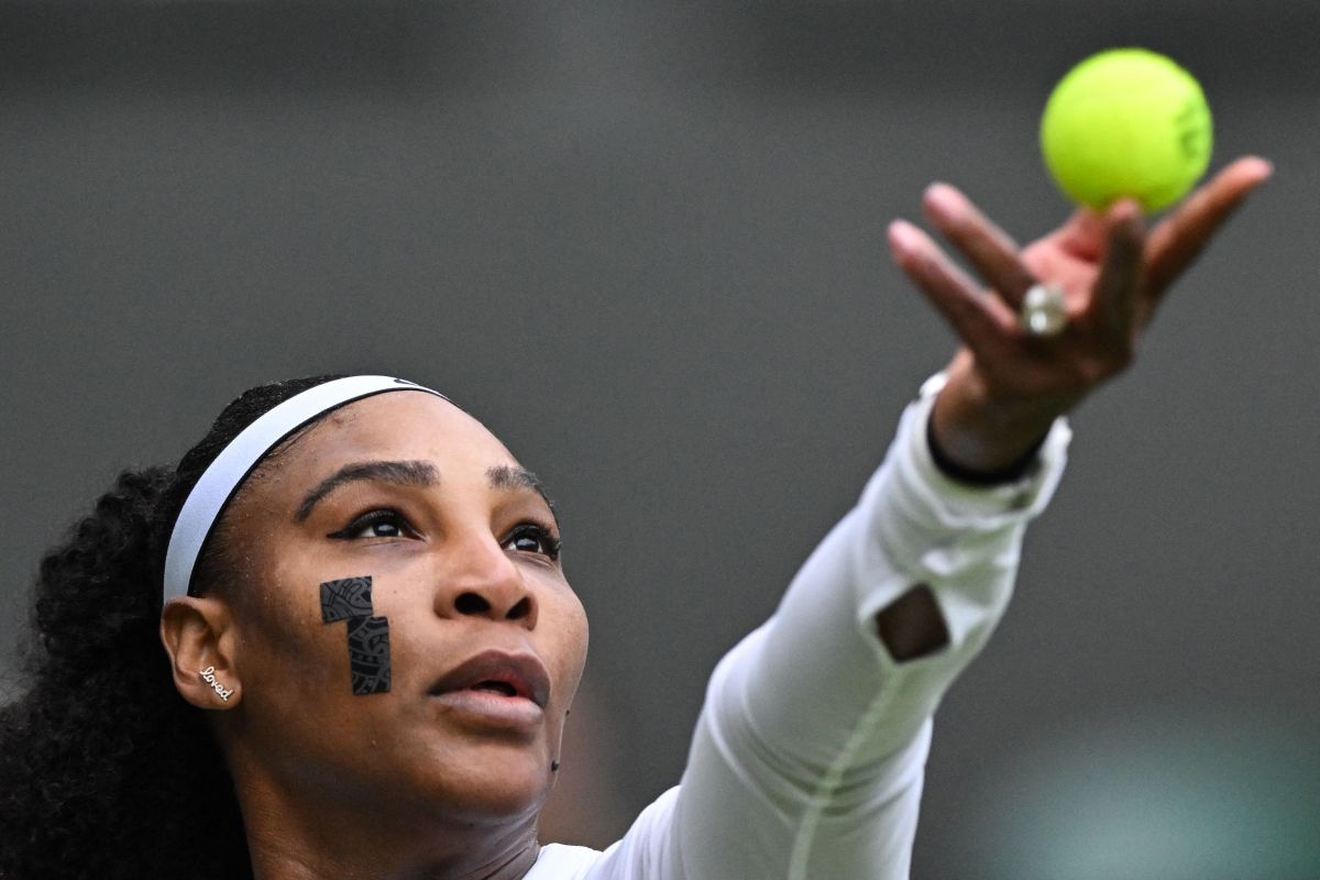 why-did-serena-williams-wear-two-large-band-aids-on-her-cheek-at-wimbledon?