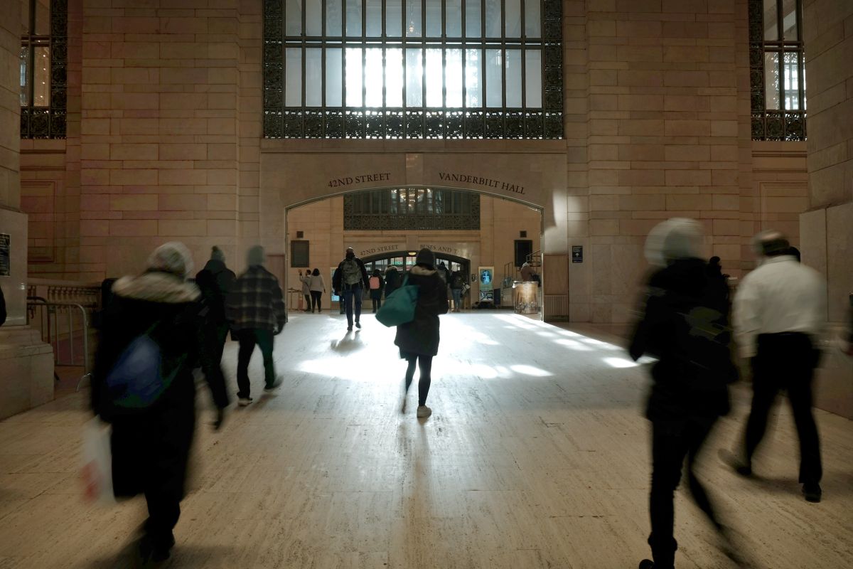 they-identify-a-woman-who-was-run-over-on-the-subway-tracks-in-manhattan's-grand-central-terminal