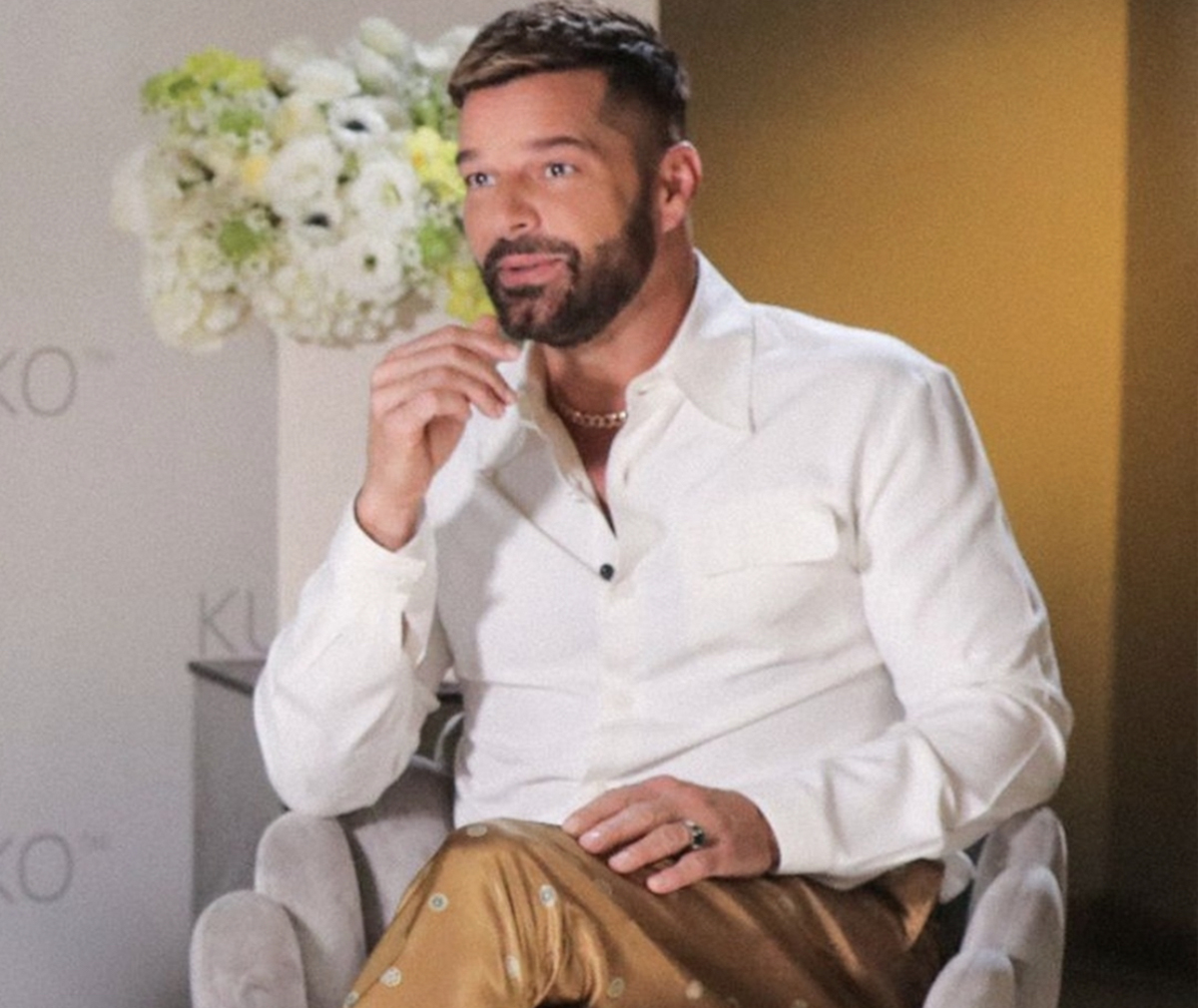 ricky-martin-in-trouble:-former-manager-reveals-that-the-singer-experienced-substance-abuse-and-had-problems-with-his-children's-nannies