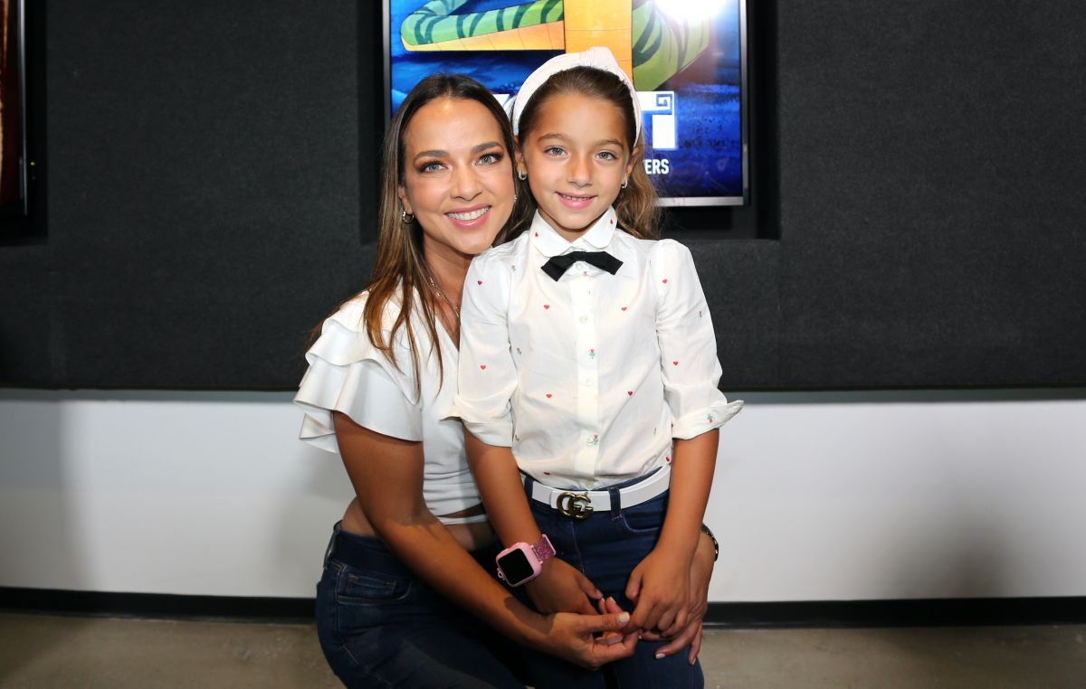 adamari-lopez-and-alaia-began-their-vacation-on-board-a-cruise-ship