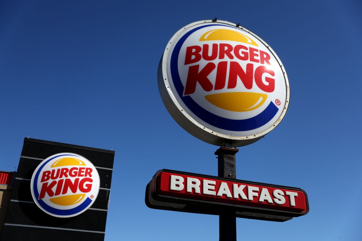 burger-king-employee-given-candy-by-managers-for-27-years-of-work-without-missing-a-single-day-has-collected-more-than-$300,000-in-donations