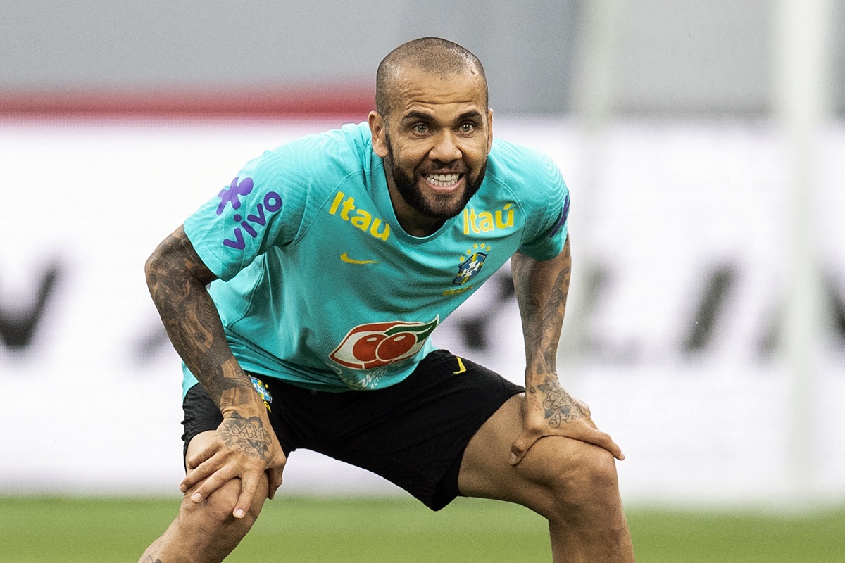 dani-alves-sent-a-forceful-response-to-'piojo'-herrera-for-questioning-his-news