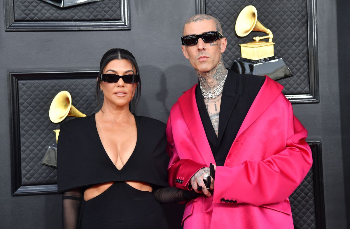 kourtney-kardashian-and-travis-barker-speak-for-the-first-time-about-the-state-of-the-drummer's-health-after-being-hospitalized