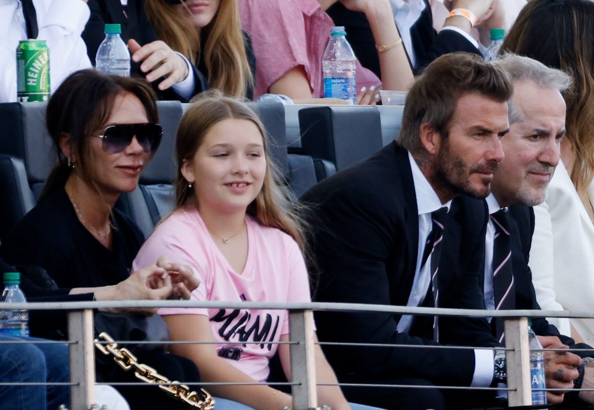 why-is-david-beckham's-daughter-embarrassed-and-calls-her-mother's-clothes-“unacceptable”?