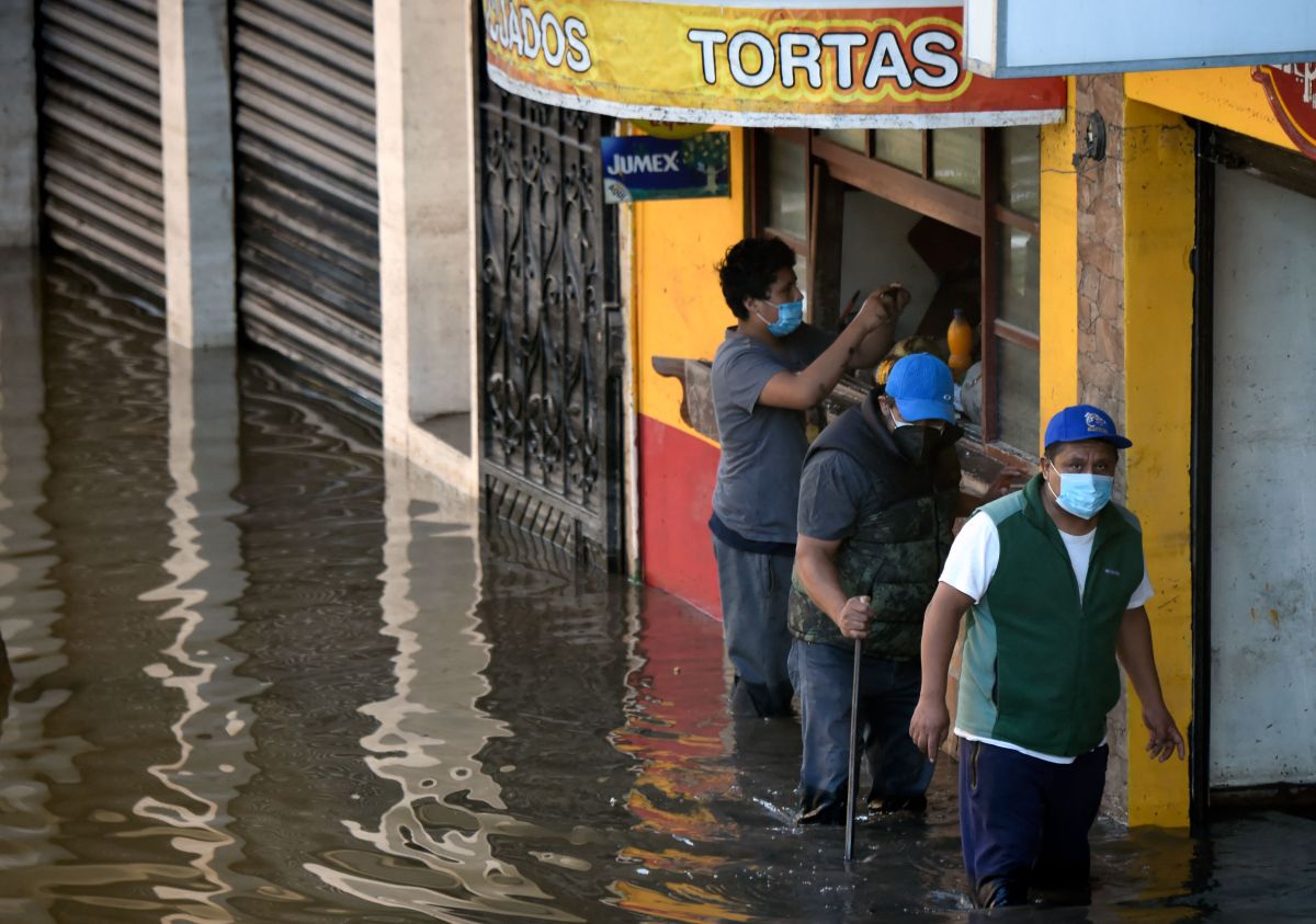 cyclone-bonnie-intensifies-to-category-1-hurricane-in-the-pacific-of-mexico