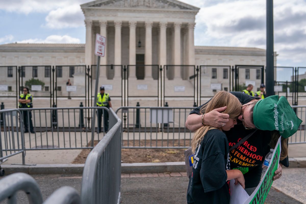 kamala-harris-called-the-doctor-who-performed-an-abortion-on-a-10-year-old-girl-to-express-her-gratitude