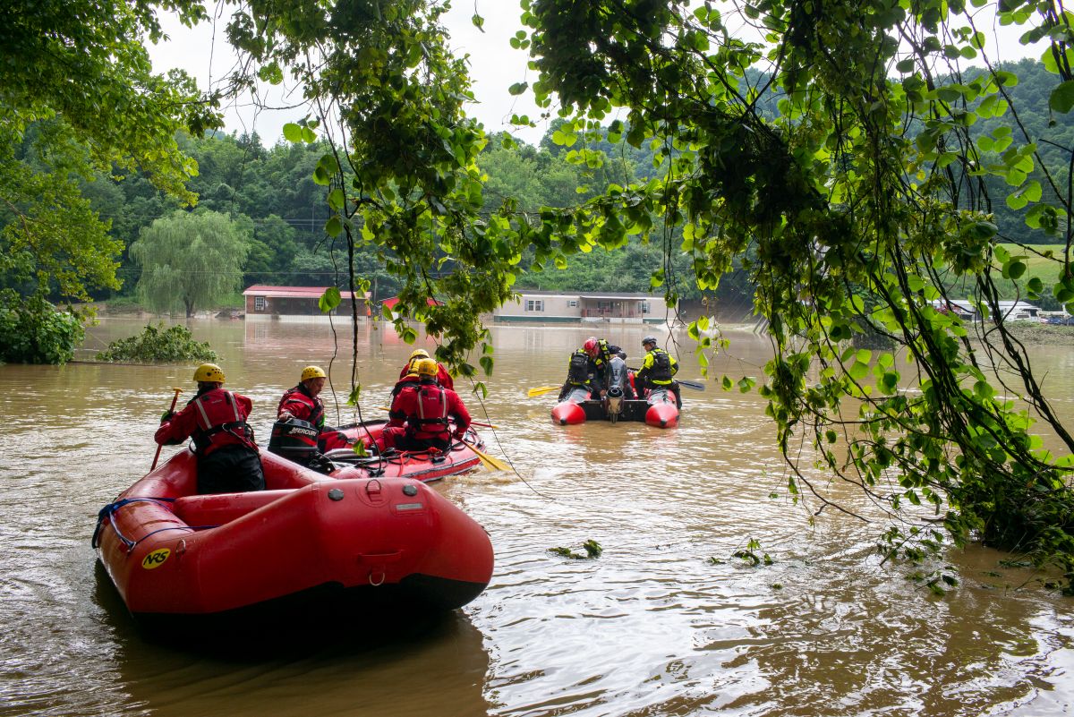 death-toll-rises-to-16-after-heavy-flooding-in-kentucky,-including-six-children