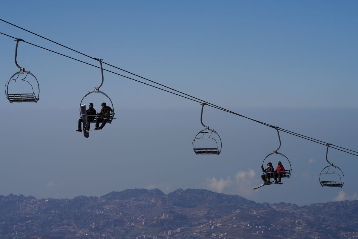 man-in-his-20s-commits-suicide-by-jumping-30-feet-from-chairlift-in-tennessee-park