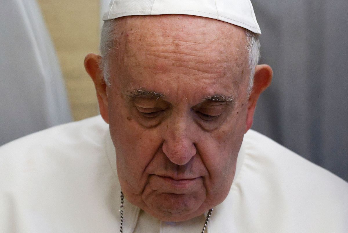 pope-francis-did-not-rule-out-a-future-retirement-by-admitting-that-he-will-have-to-reduce-his-pace-of-travel-or-“step-aside”