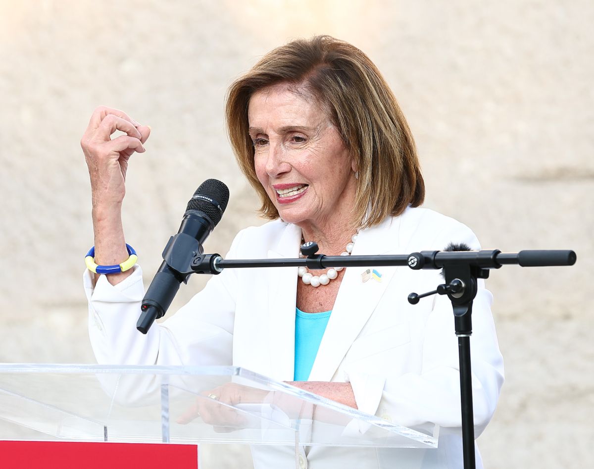 nancy-pelosi-visits-asia-despite-china's-threats-to-shoot-down-her-plane-if-she-goes-to-taiwan