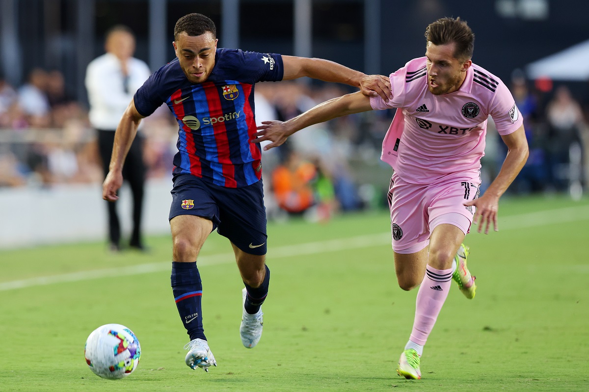 manchester-united-wants-to-reinforce-itself-with-sergino-dest-in-the-closing-of-the-market-from-fc-barcelona