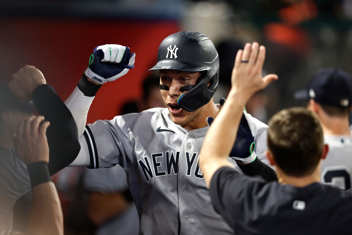 aaron-judge-makes-history-in-new-york-with-his-50th-home-run-of-the-season