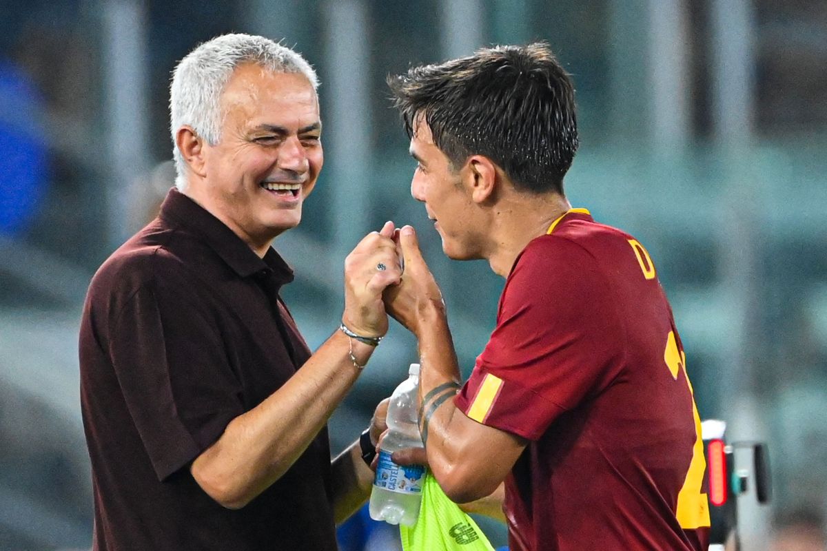 mourinho-surrenders-to-dybala-and-sends-a-message-to-lionel-scaloni-for-the-qatar-2022-world-cup