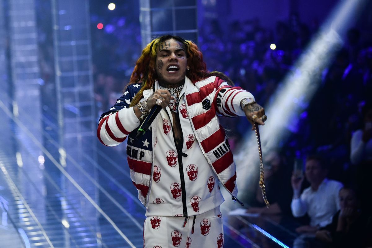 rapper-tekashi-69's-girlfriend-arrested-for-attacking-him-in-a-luxurious-nightclub-in-miami,-florida