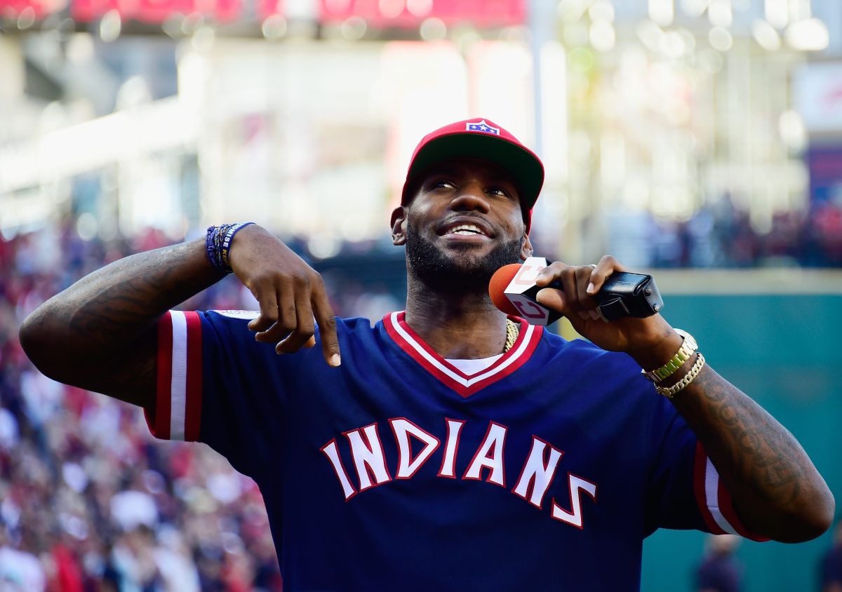 the-new-york-yankees-and-lebron-james-are-part-of-the-new-owners-of-ac-milan