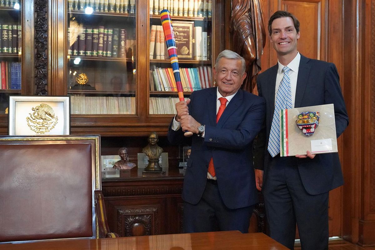 the-president-of-mexico-met-with-directors-of-the-padres-and-gigantes-and-they-already-have-a-date-for-the-mlb-games-in-cdmx