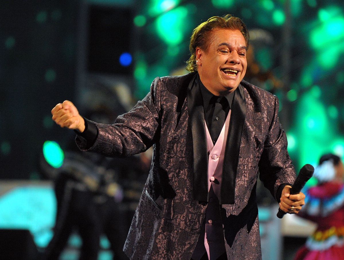 juan-gabriel's-social-networks-leave-a-message-and-his-followers-are-impressed