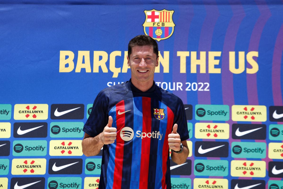 fc-barcelona-offers-free-tickets-for-the-presentation-of-robert-lewandowski-at-the-camp-nou