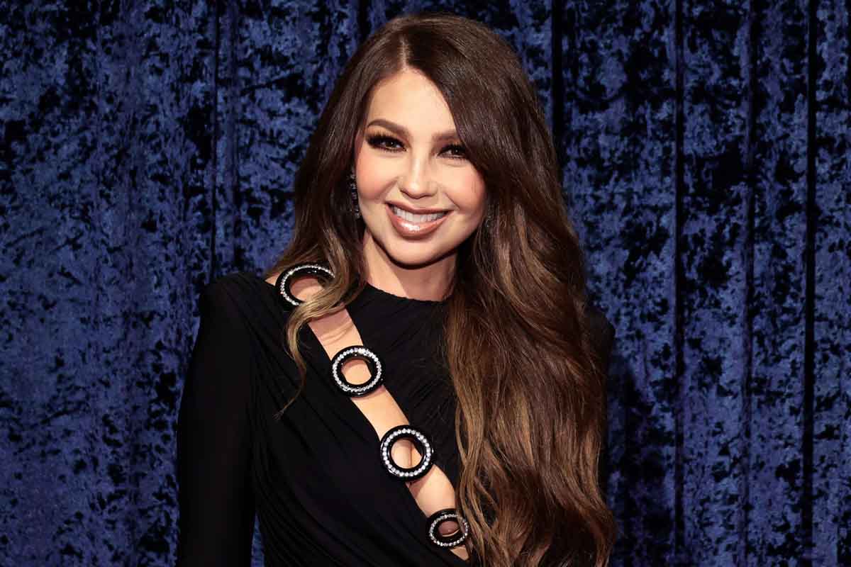 thalia-put-on-the-dress-of-marimar,-a-telenovela-that-she-recorded-almost-30-years-ago