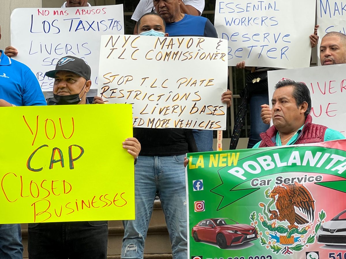 taxi-drivers-of-'livery'-cars-in-ny-ask-for-help-and-demand-more-plates-for-their-industry