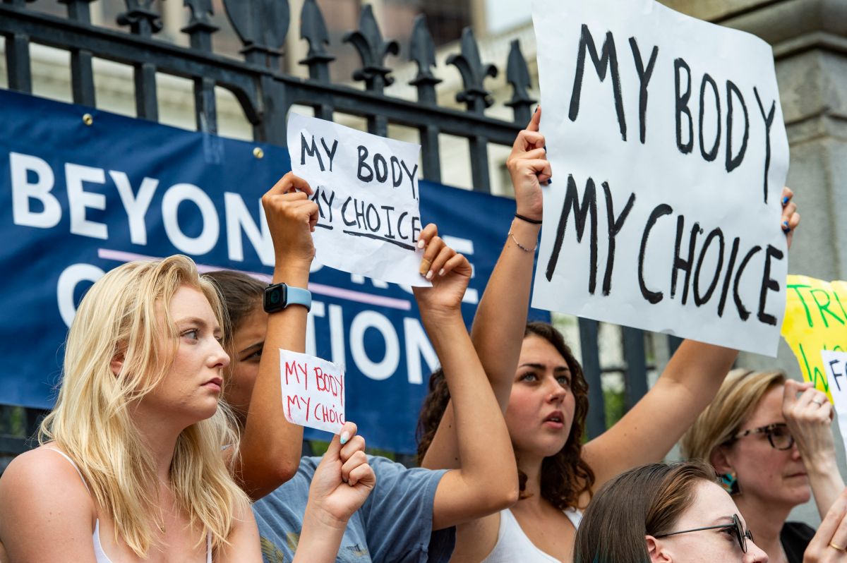 kansas-will-be-the-first-state-to-allow-voters-to-weigh-in-on-abortion-in-the-us-after-overturning-roe-vs.-wade