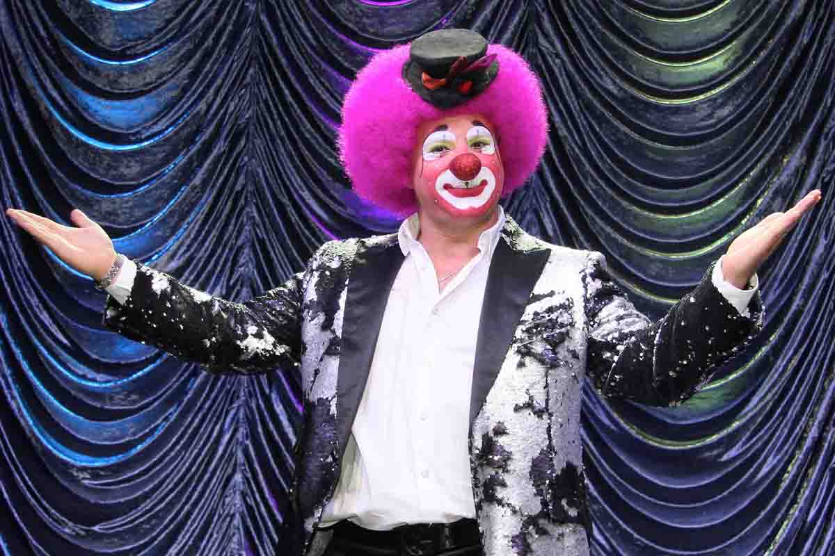 television-host-accuses-the-clown-platanito-of-alleged-harassment