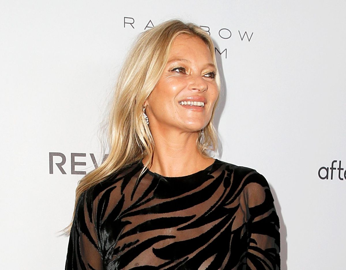 kate-moss-says-that-hugh-hefner-left-a-very-pleasant-impression-on-her-during-their-only-meeting