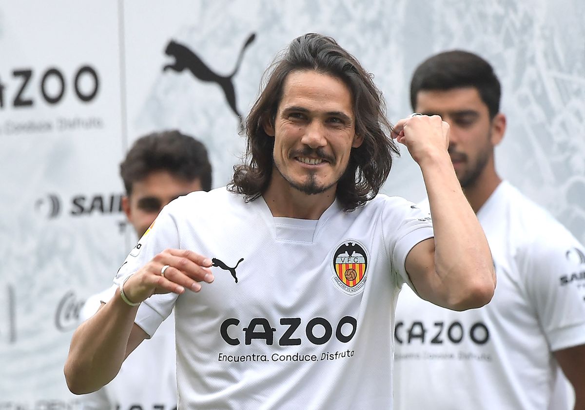 uruguayan-edinson-cavani-revealed-the-reason-for-his-signing-for-valencia:-“i-felt-something-special-when-they-talked-about-coming-here”