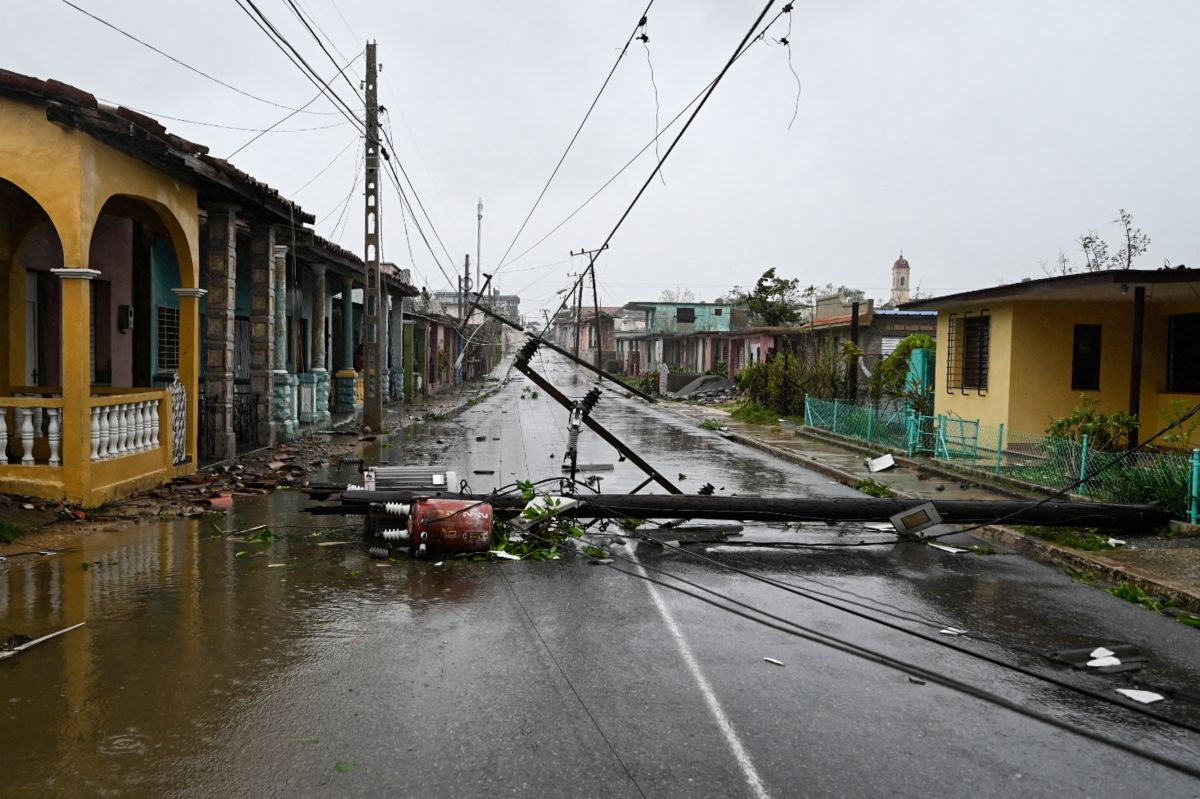 dozens-of-landslides-reported-in-cuba-after-the-passage-of-hurricane-ian,-while-florida-prepares-for-its-arrival