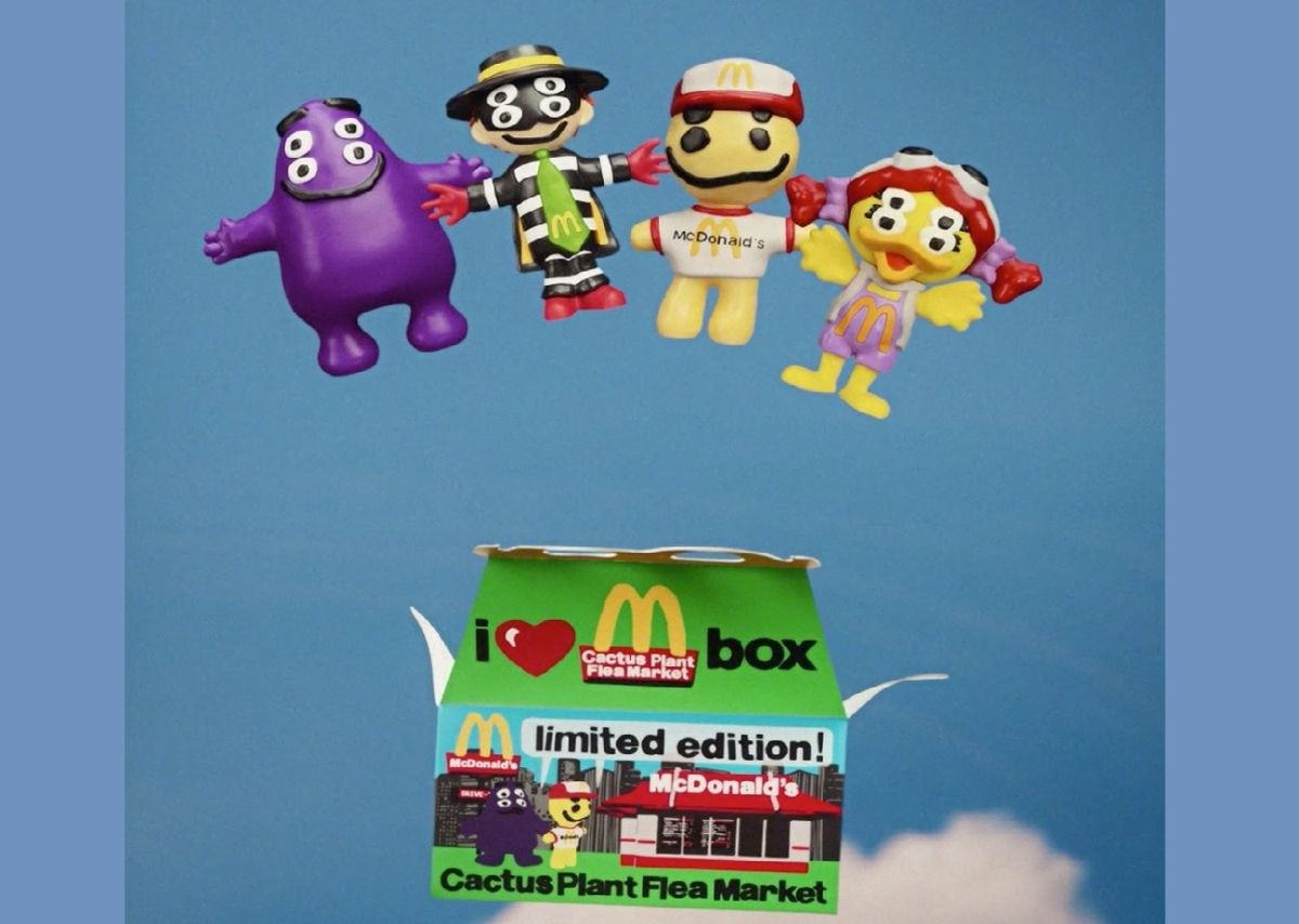 mcdonald's-is-selling-happy-meals-with-gifts-dedicated-to-the-adult-public