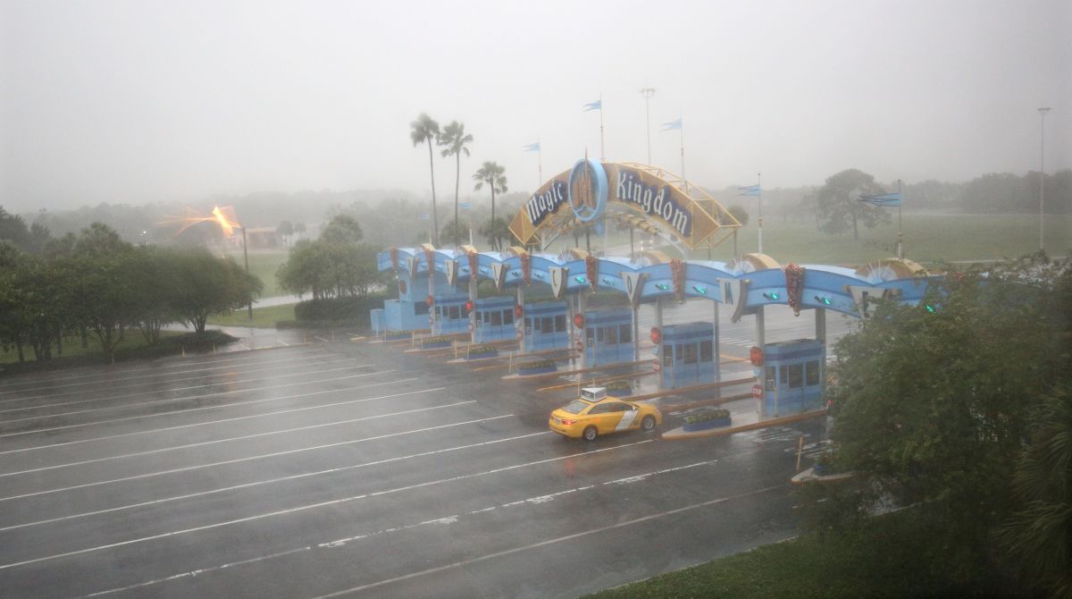 disney-parks-in-florida-will-close-wednesday-and-thursday-before-the-arrival-of-hurricane-ian