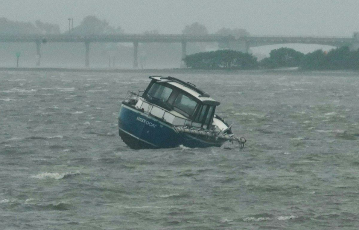 cuban-immigrant-boat-sinks-off-florida-after-hurricane-ian;-20-people-are-missing