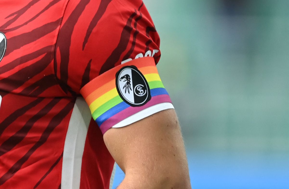 qatar-2022-world-cup:-eight-teams-will-wear-the-lgbtq+-colors-on-their-captain's-band-during-the-tournament