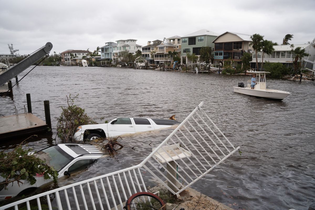 thousands-trapped-and-more-than-2.5-million-electricity-as-hurricane-ian-hits-florida