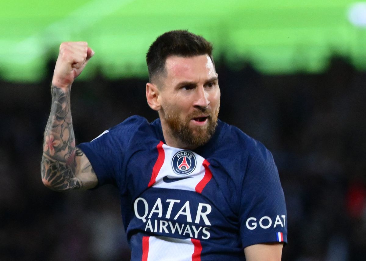 unstoppable:-lionel-messi-scores-his-first-free-kick-goal-for-psg-[video]