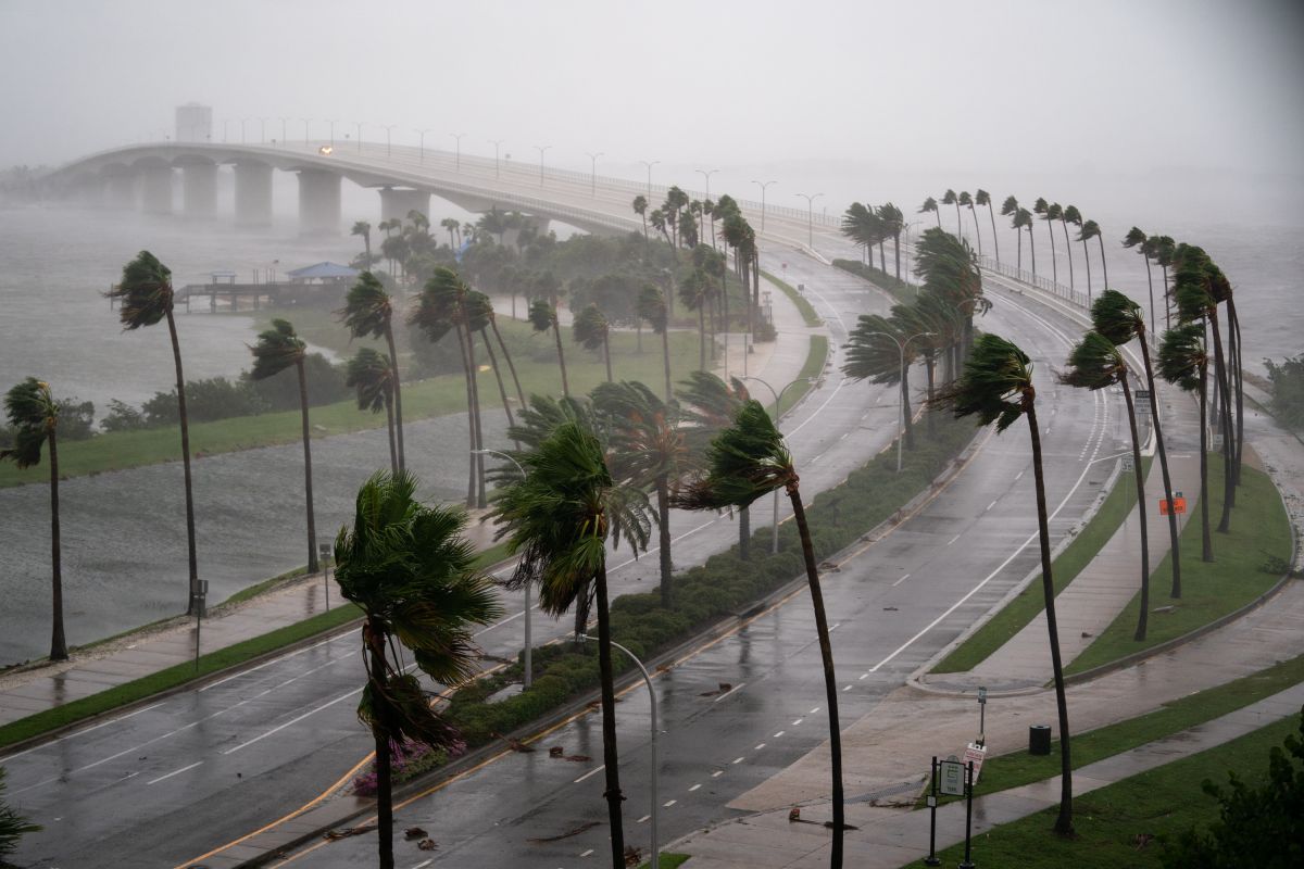 the-number-of-people-killed-after-hurricane-ian-in-florida-increases-to-65,-according-to-records