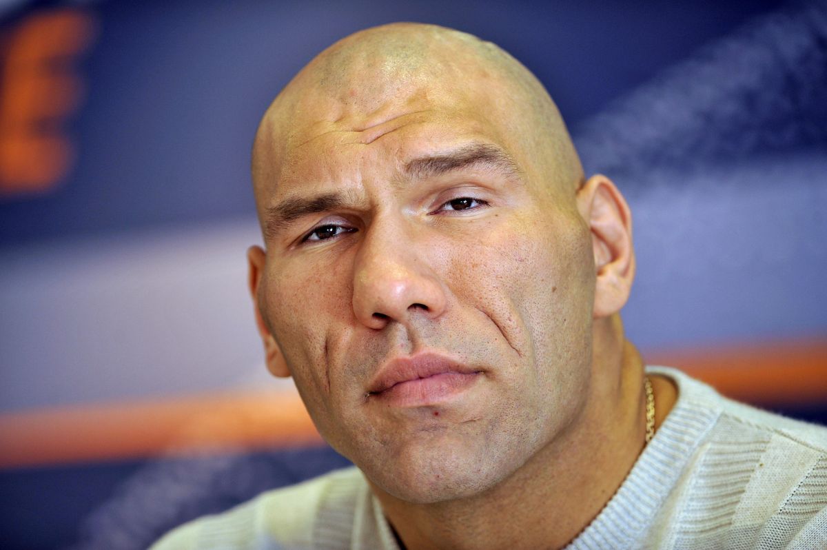 russia-recruits-former-world-heavyweight-champion-to-fight-in-war-against-ukraine