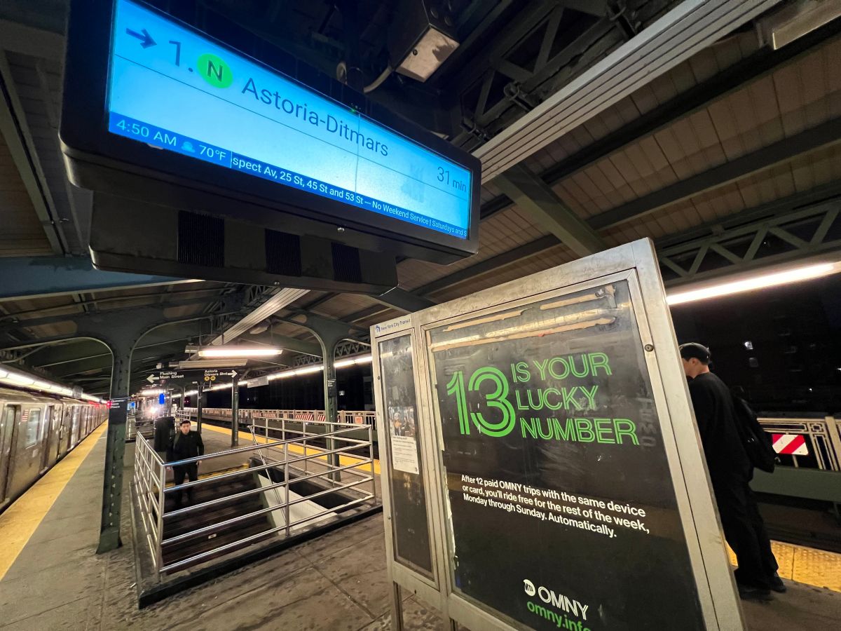 eternal-wait-on-the-subway:-the-drama-of-new-york-passengers-at-night-and-on-weekends