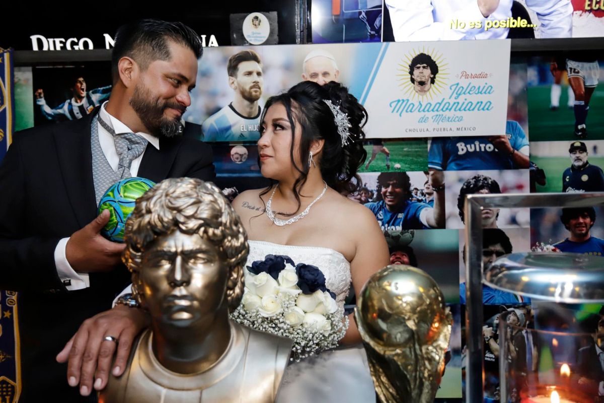 blessed-by-d10s:-they-hold-maradona's-first-church-wedding-in-mexico-(video)