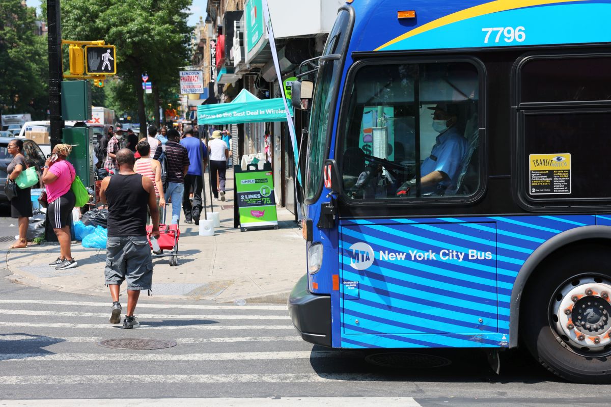 mta-bus-driver-stabbed-during-fight-with-unruly-passenger-in-harlem