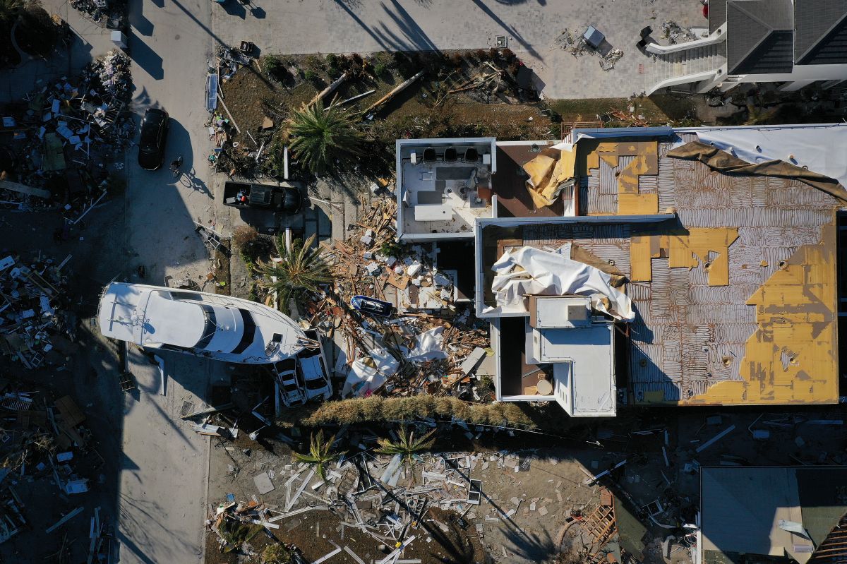 nearly-770,000-people-still-without-power-in-florida-after-devastating-passage-of-hurricane-ian