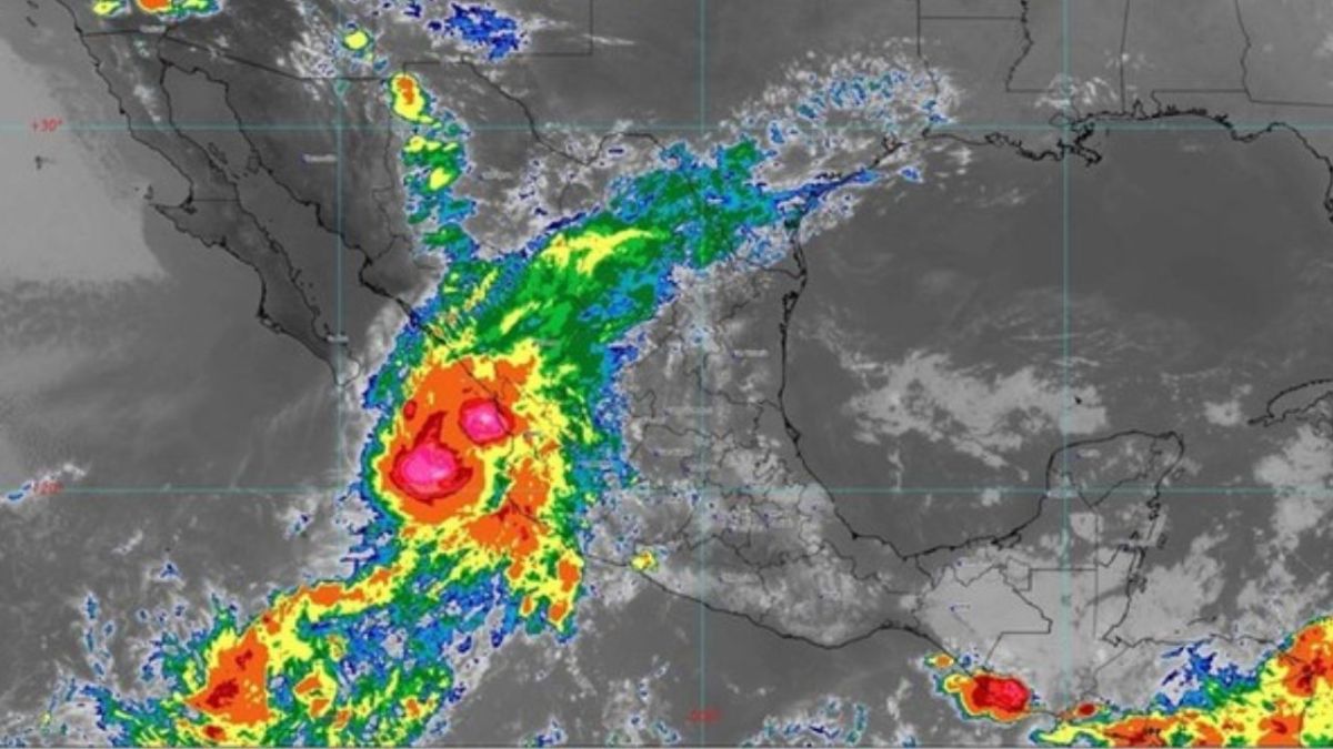 hurricane-orlene-is-downgraded-to-category-3-but-continues-to-threaten-9-states-in-mexico