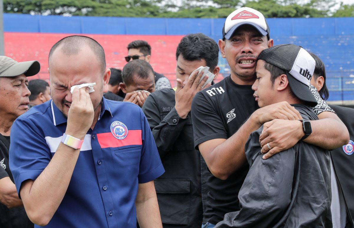 heartbreaking:-more-than-15-children-lost-their-lives-during-football-tragedy-in-indonesia