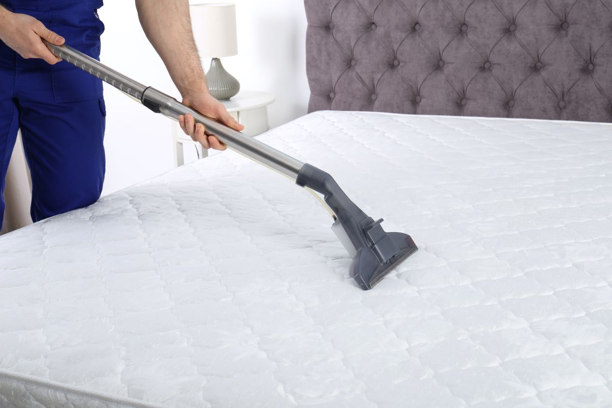 how-to-clean-your-mattress-and-how-often-to-do-it